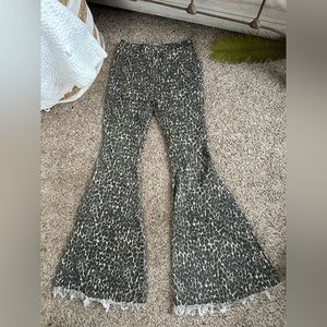 Boutique cheetah print wide flare high-rise jean. Size small